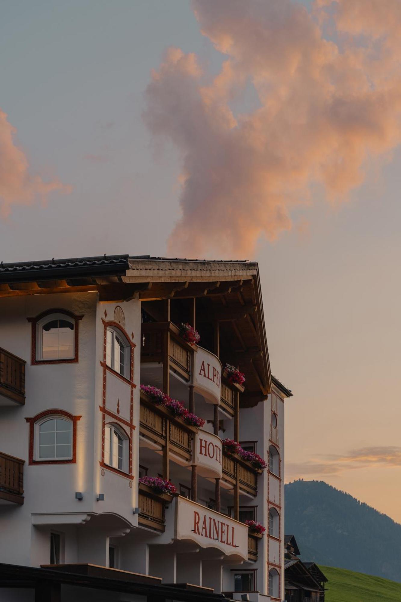 Alpenhotel Rainell Ortisei Eksteriør billede